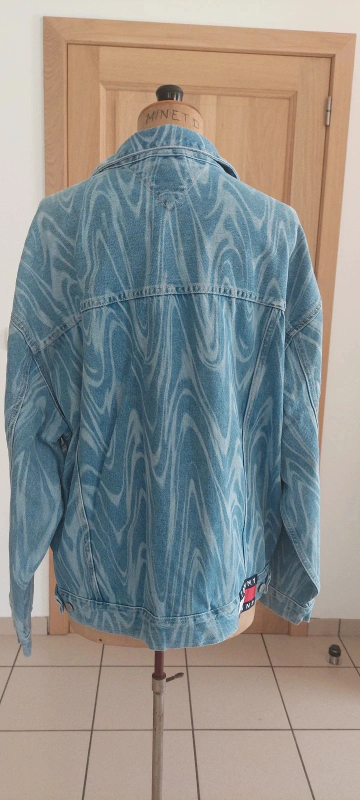 Veste en jean Tommy Jeans à motif psychédélique - Taille S – photo 5